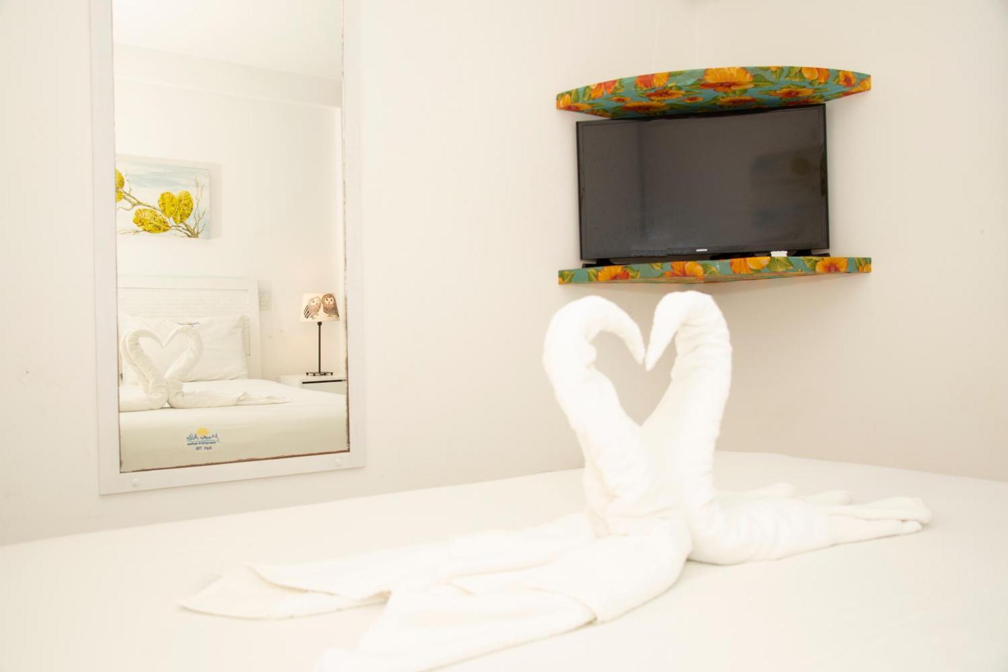 Flat Equipado Marupiara: Beachfront Oasis With Pool In *