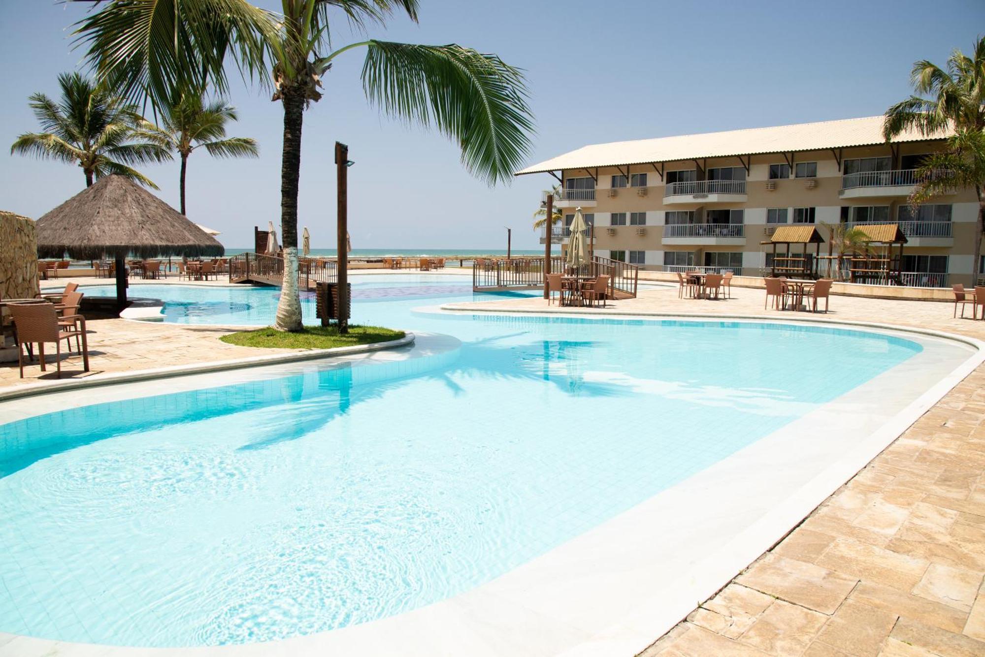 Flat Equipado Marupiara: Beachfront Oasis With Pool In Porto de Galinhas