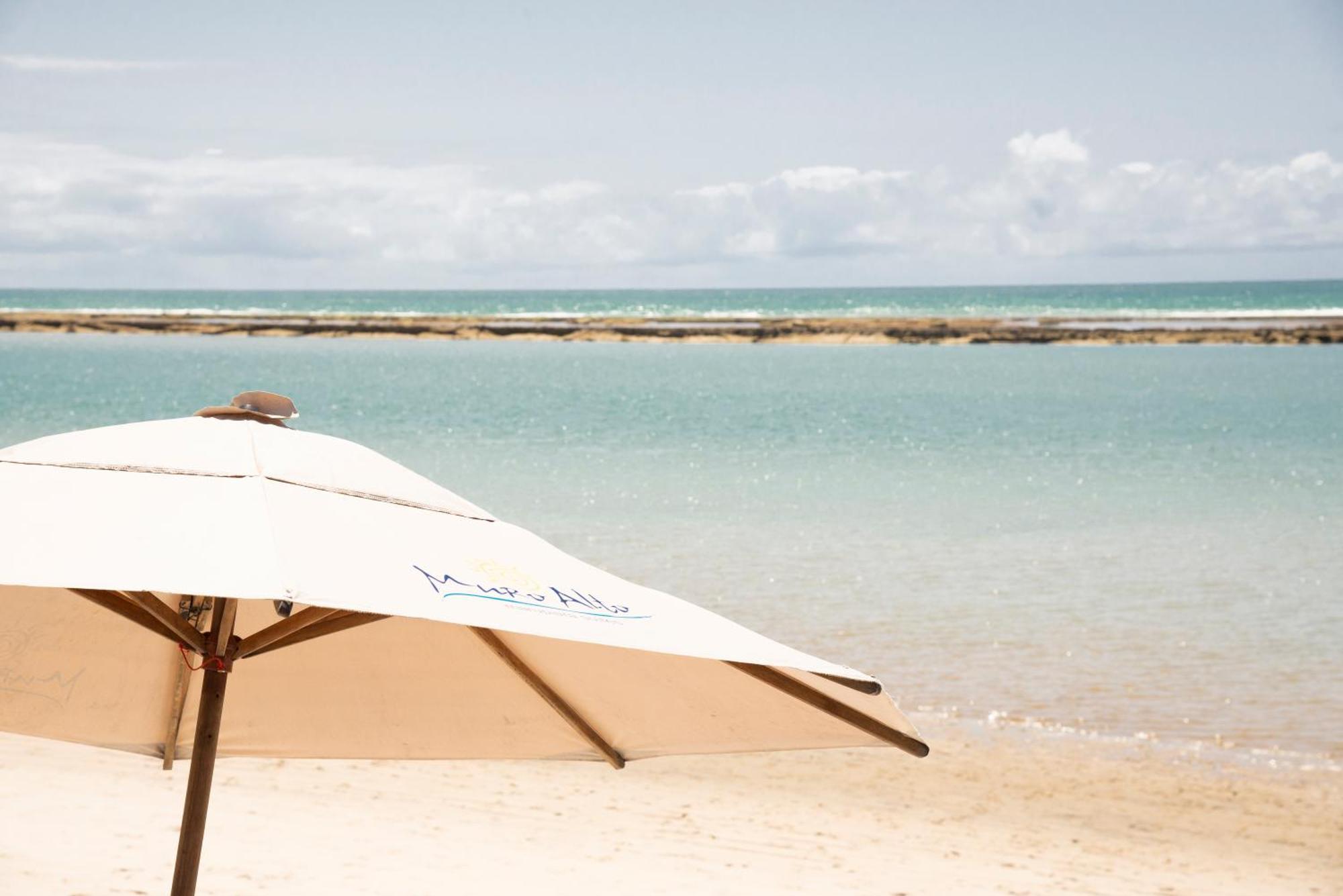Flat Equipado Marupiara: Beachfront Oasis With Pool In * Porto de Galinhas